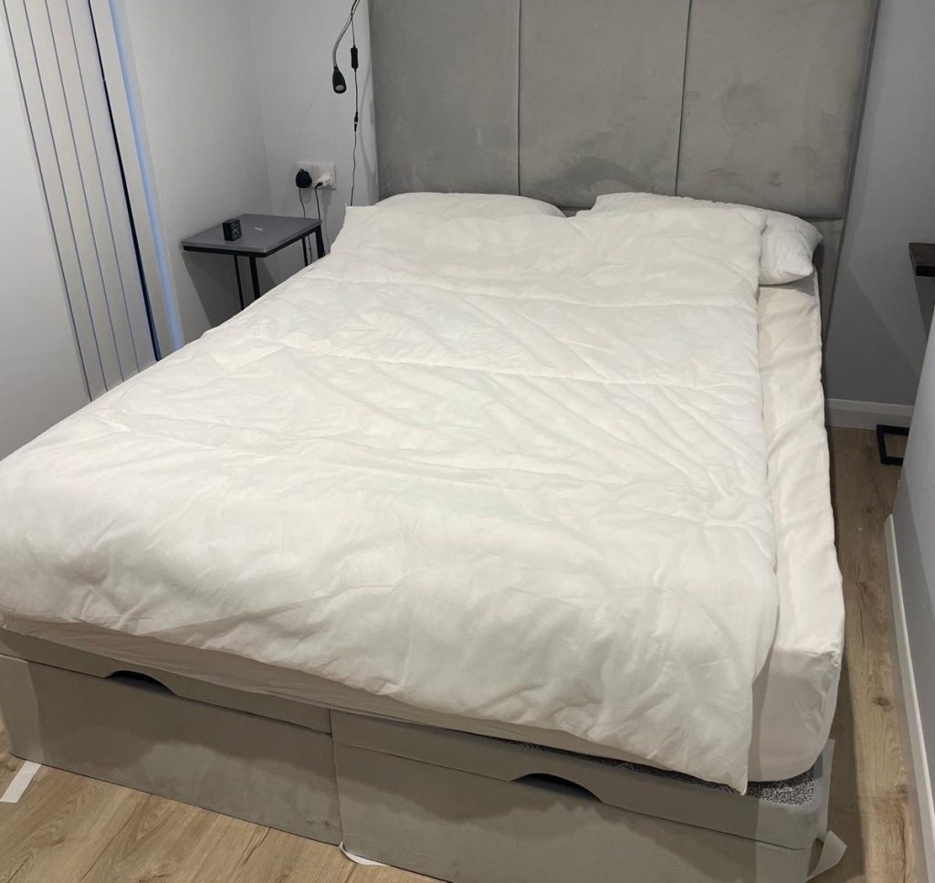Double bedroom in Beggars Roost